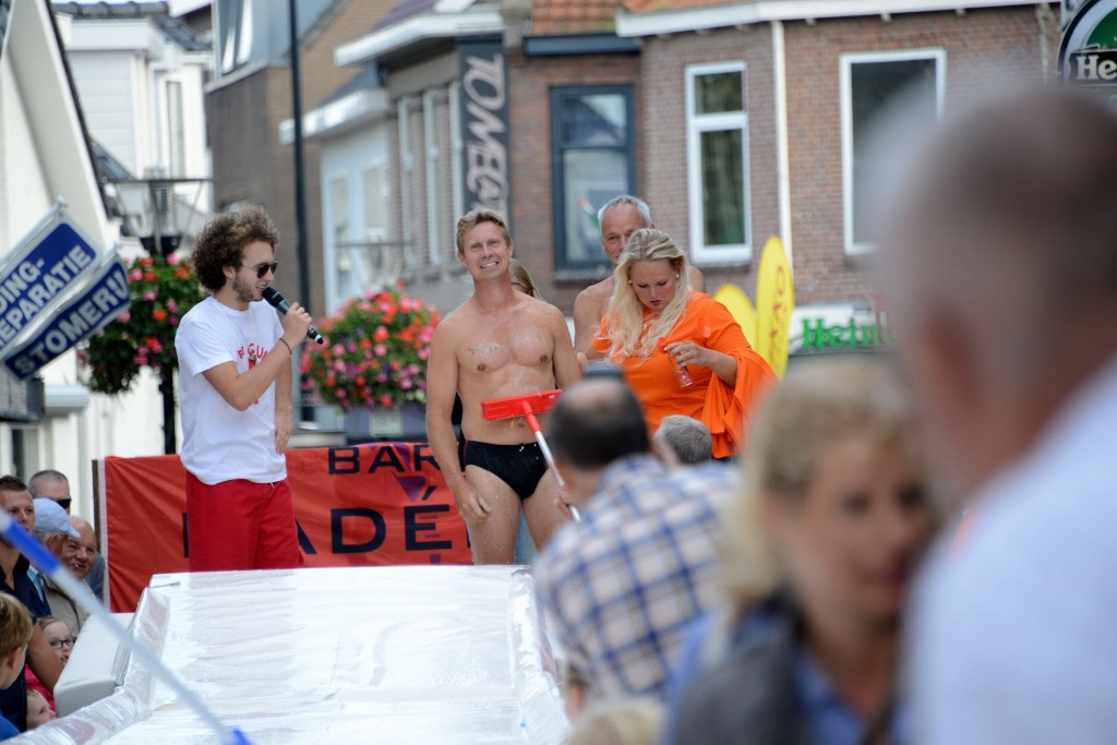 ../Images/Donderdag kermis 022.jpg